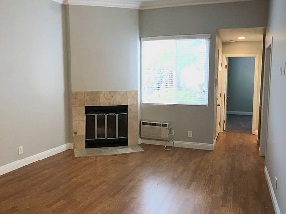 4th image of 4226 Florida St #4