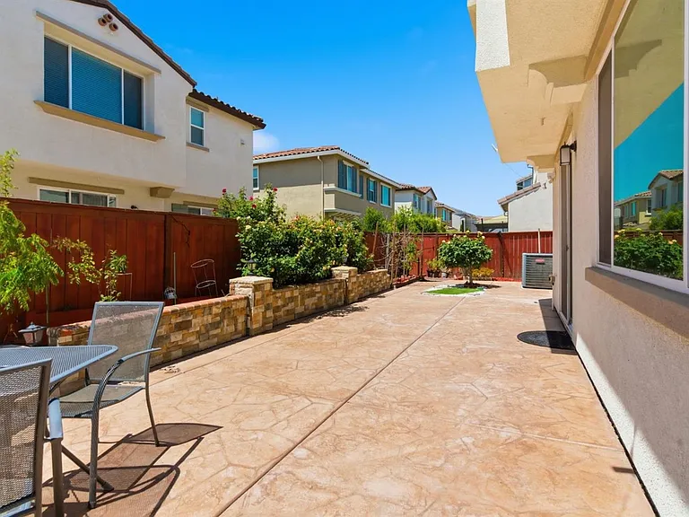 510 E Albertina Ave — Photo 26