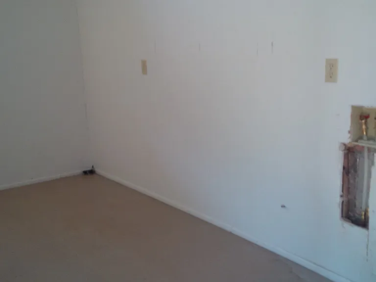 562 S 3rd St — Photo 11