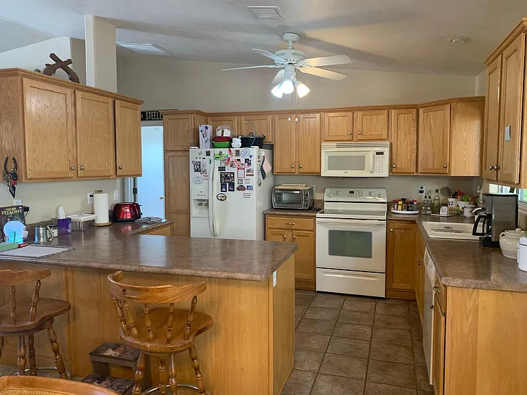 SHARED KITCHEN