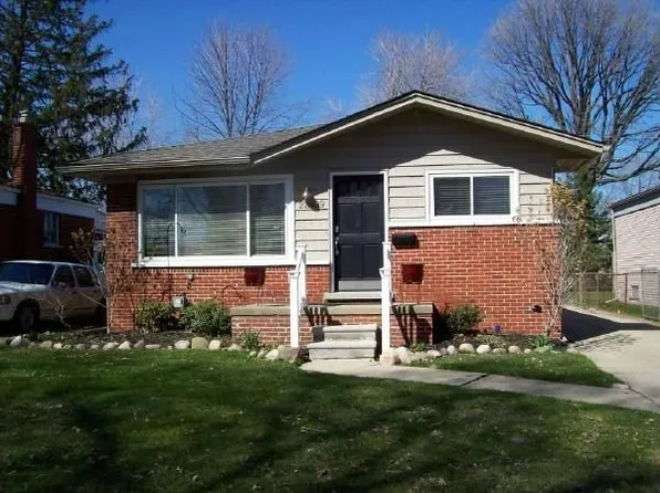 22409 Doremus St, Saint Clair Shores, MI 48080
