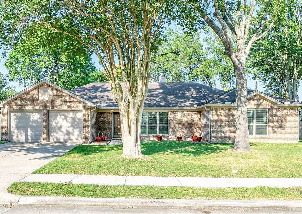 1st image of 408 Desert Willow Dr