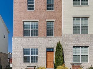 22730 Parkland Farms Ter, Ashburn, VA 20148