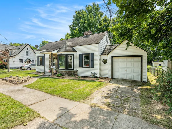 211 E Wheeler St, Three Rivers, MI 49093