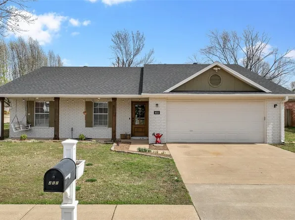 411 N 39th St, Rogers, AR 72756