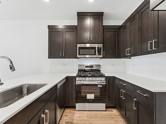 3rd image of 3589 SW 209th Ave