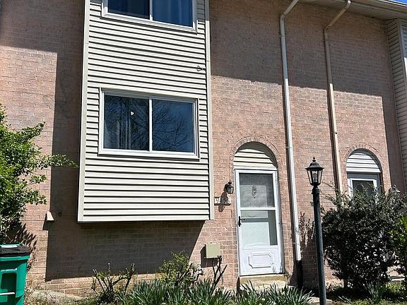 2nd image of 9456 Merryrest Rd
