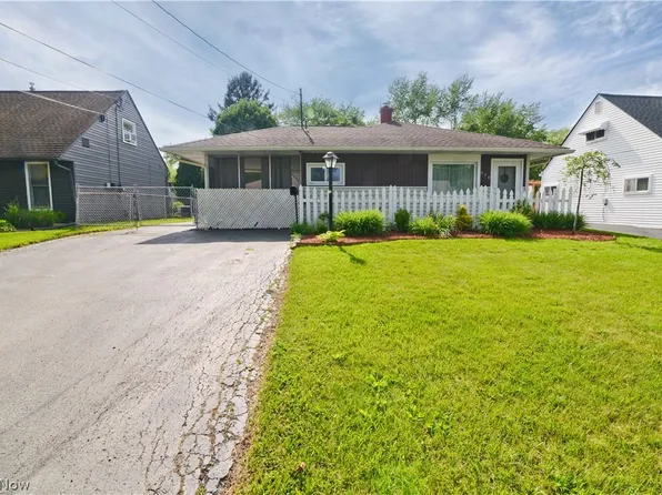 270 Idlewood Rd, Youngstown, OH 44515