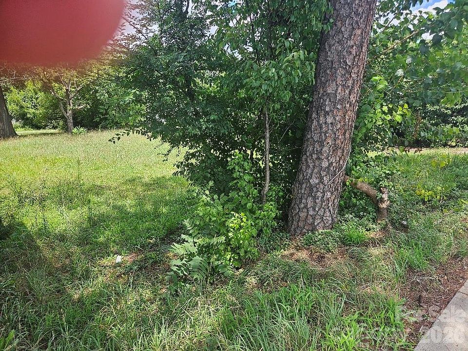 2nd image of 176 S Cherry Rd