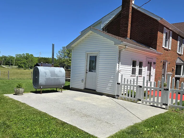 8293 Leetown Rd — Photo 64