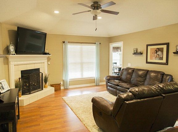 3rd image of 133 Hardwood Forest Dr