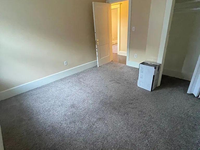 416 Pearl St — Photo 15