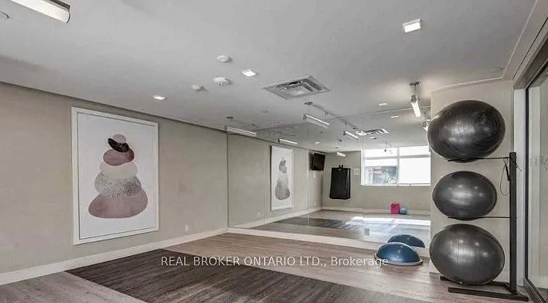 1575 Lakeshore Rd W #335 — Photo 23