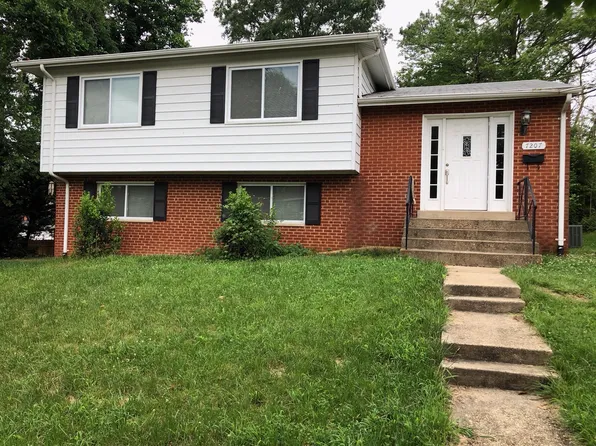 7207 Cloverdale Dr, Oxon Hill, MD 20745