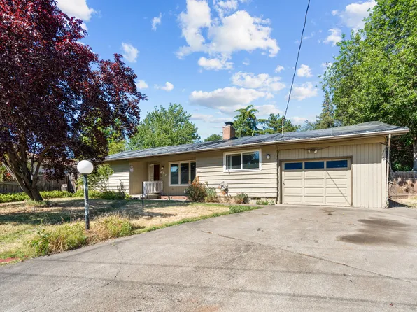 130 Sharon Dr, Phoenix, OR 97535