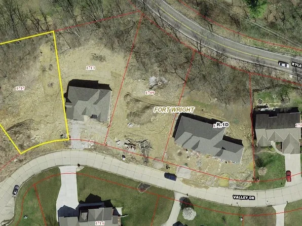 1717 Valley Dr, Fort Mitchell, KY 41017