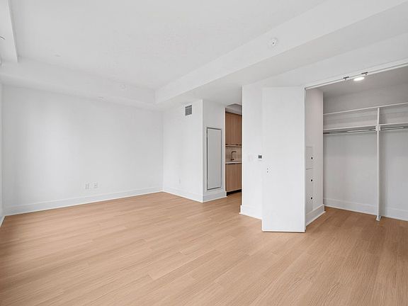 5th image of 499 President St #710
