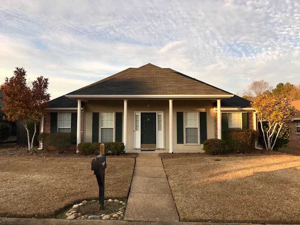 1008 Lynwood Lane, Pearl, MS