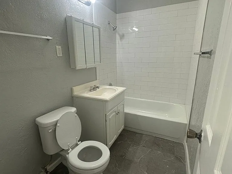 125 E Northrup Dr — Photo 31