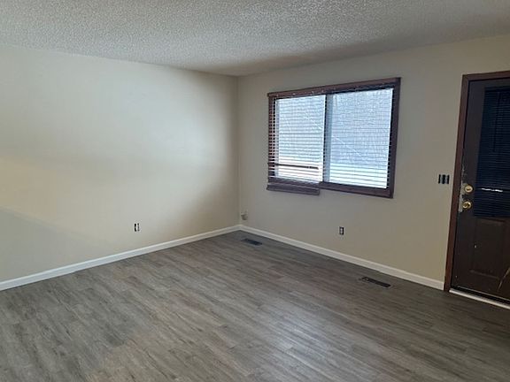 5th image of 2673 Brookdale Ln