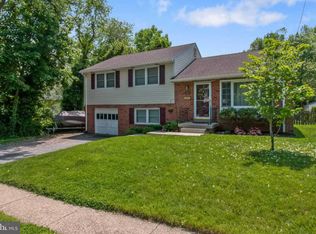 12 Holly Hill Rd, Wilmington, DE 19809