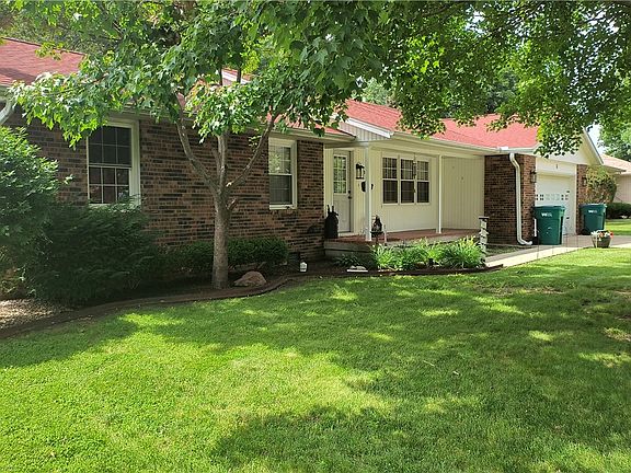 3rd image of 31 Cottontail Ln