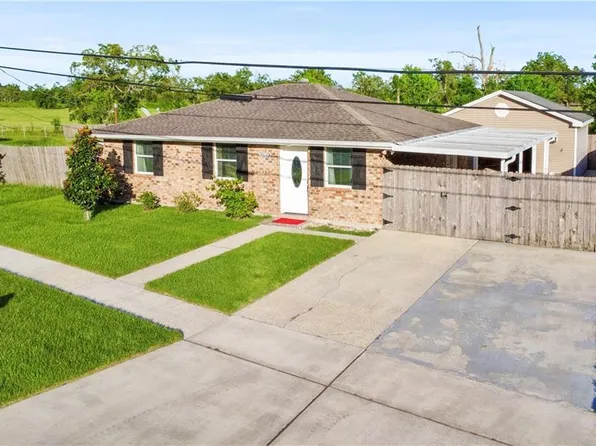 2013 Meraux Ln, Violet, LA 70092