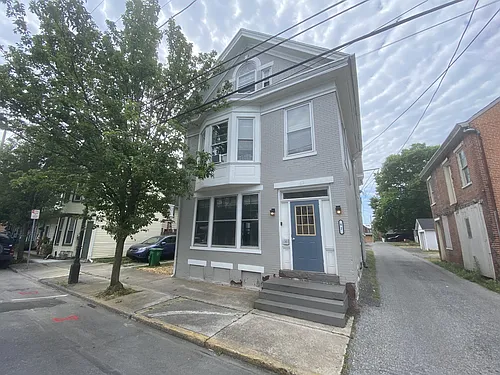 62 W North St Photo 1