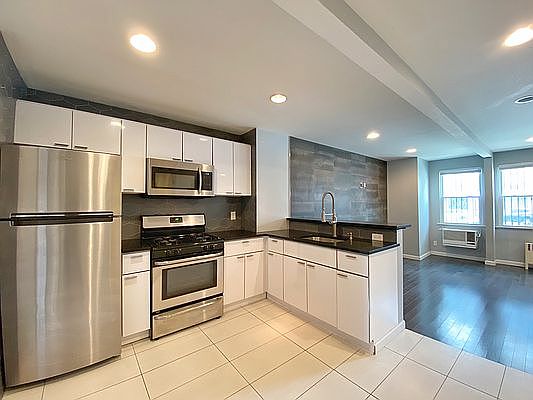 1st image of 650 4th Ave #1