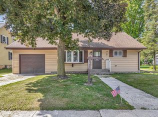 2411 Wisconsin Ave, NEW HOLSTEIN, WI 53061