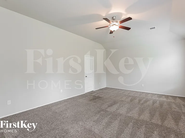 4711 Creekside Haven Trl — Photo 8