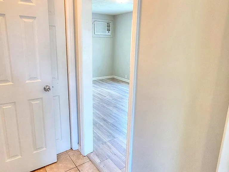 9248 9th Ave — Photo 28