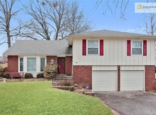 3900 Birchwood Dr, Kansas City, MO 64137