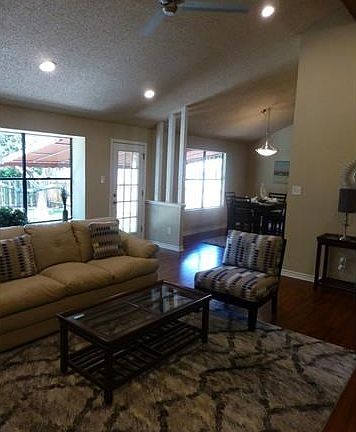 4th image of 2705 Norfolk Dr