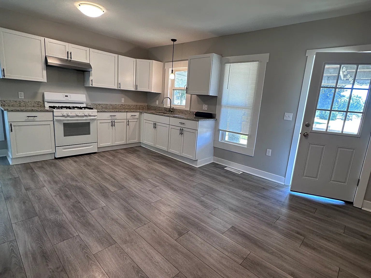 1055 Tupper Lake St — Photo 3