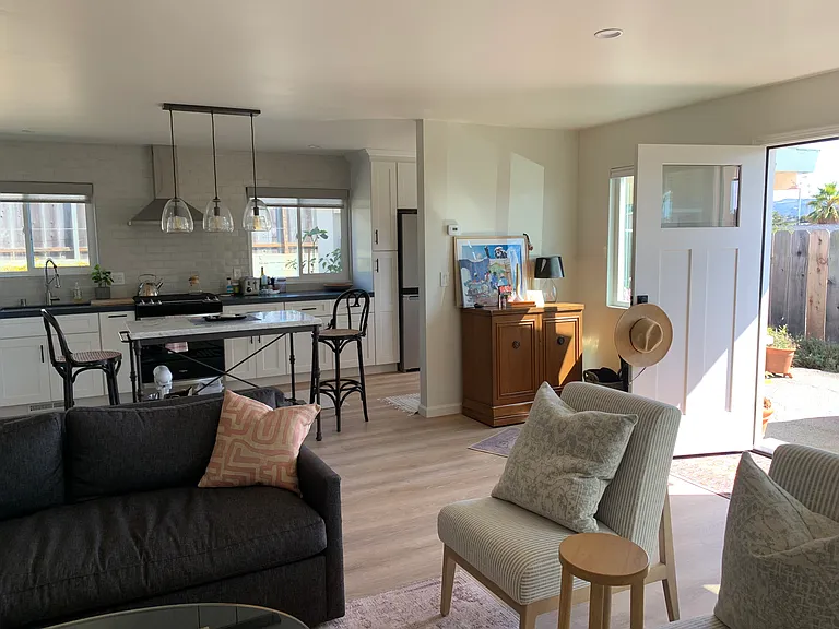Living room/kitchen