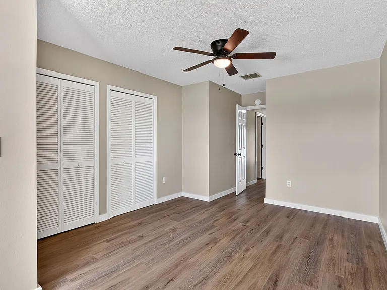 802 Arietta Cir N — Photo 29