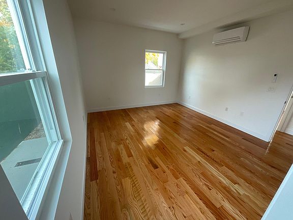 5th image of 2310 Vance St #1