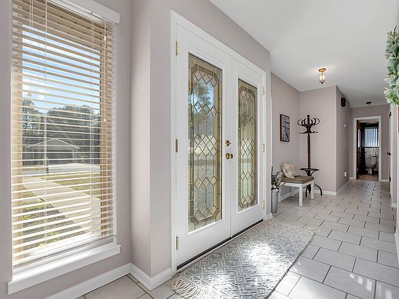 4th image of 104 McKinley St