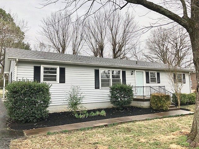 1st image of 811 S Baird Ln