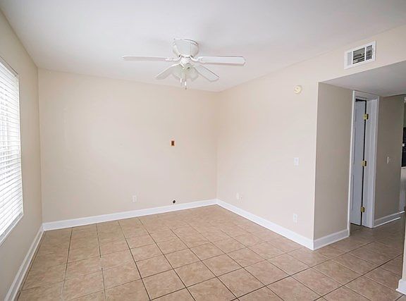 4th image of 1802 Jackson Ave W APT 27