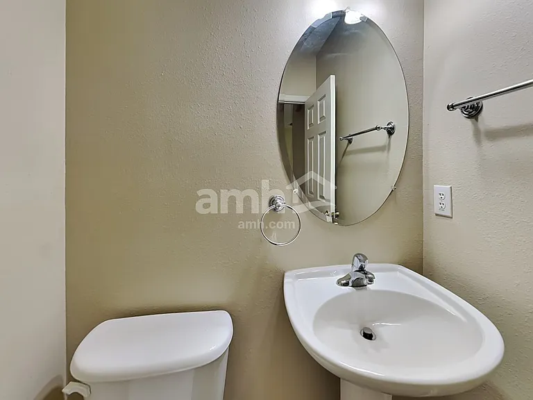 1610 Thornwick Trce — Photo 8