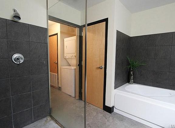 5th image of 1123 Washington Ave #615