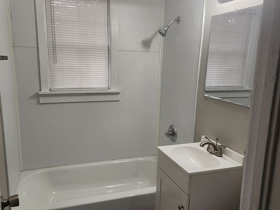 5th image of 3317 Ottawa Ave #A