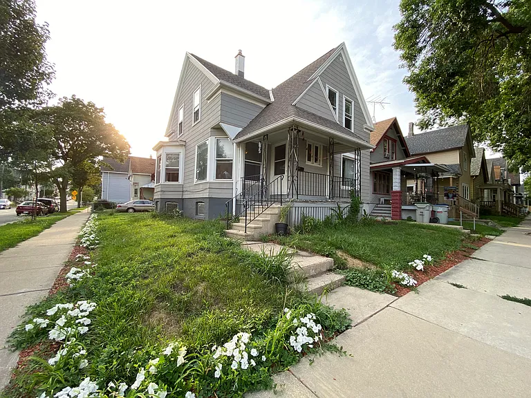 1141 S 19th St — Photo 1