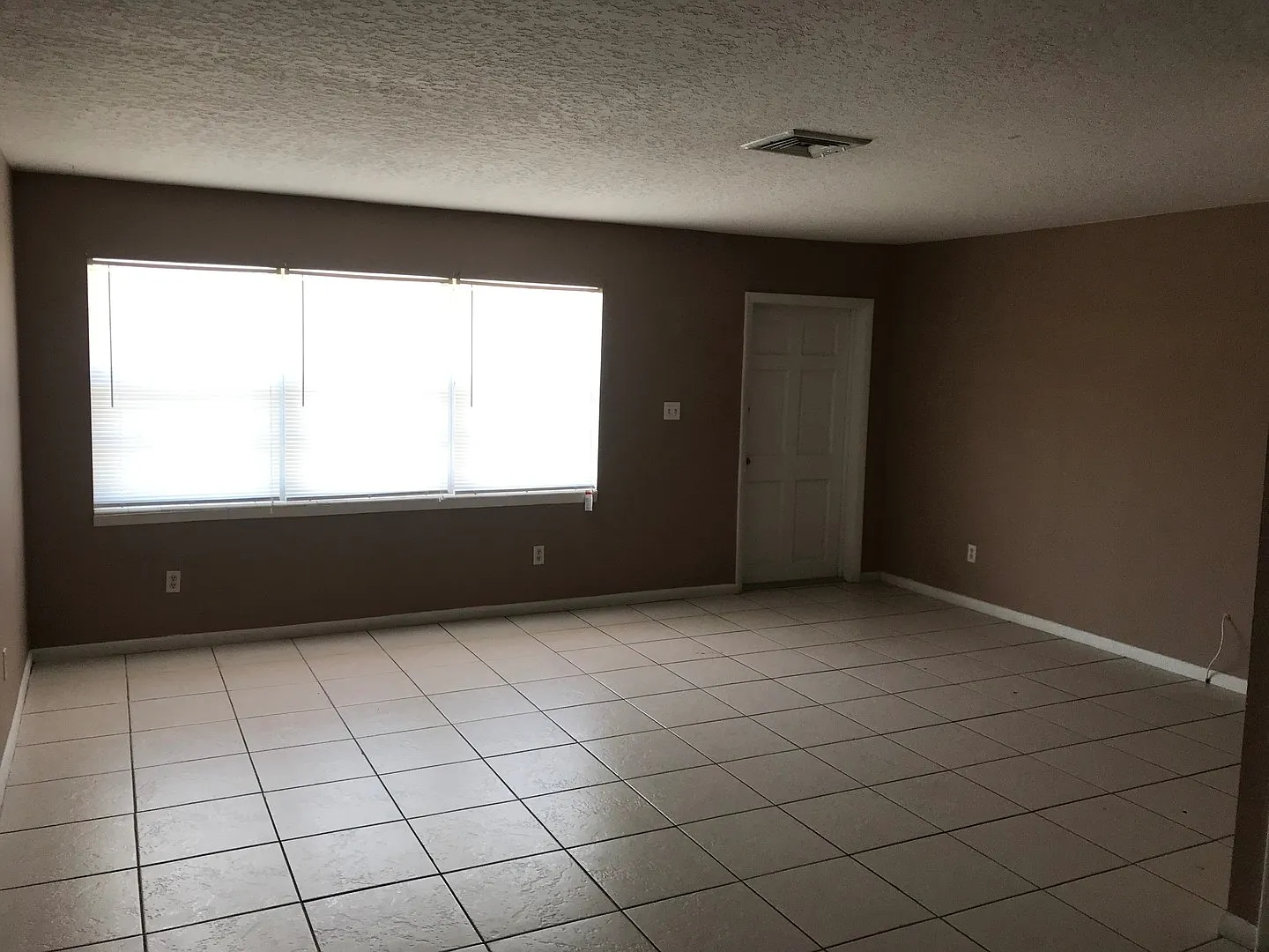 1360 Carlton Ct. — Photo 3