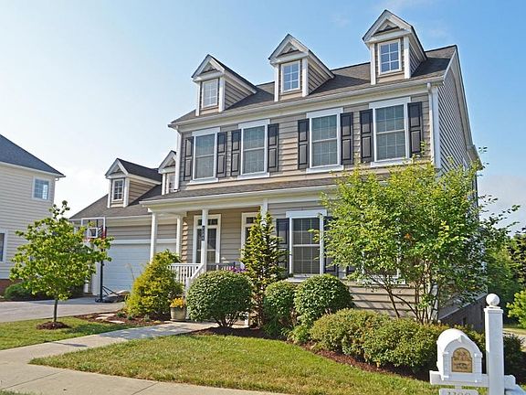 2nd image of 1108 Brook Cir