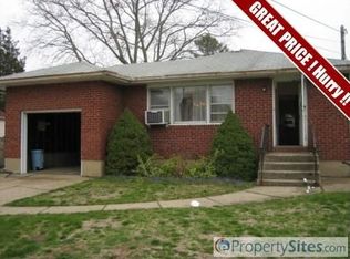 49 Fieldstone Dr, Syosset, NY 11791