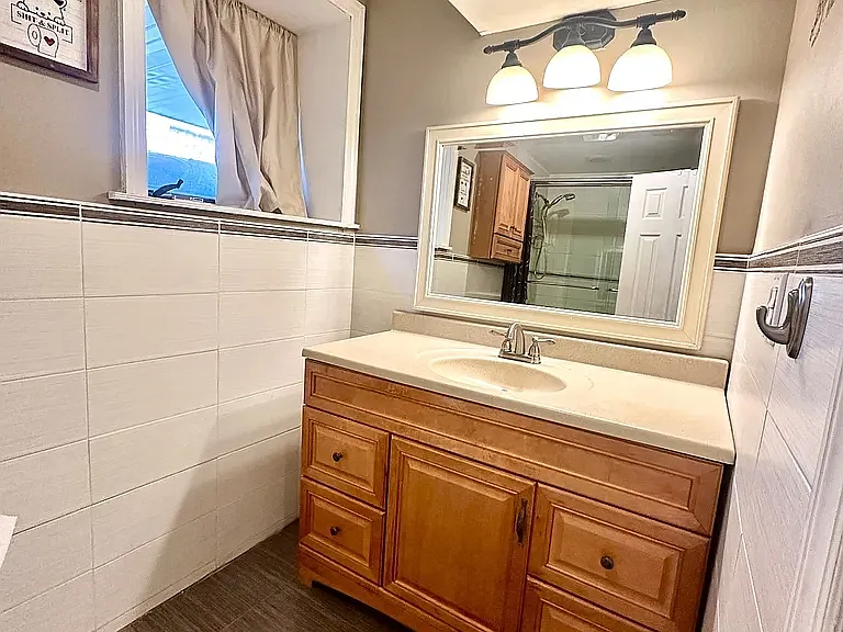 393 Davis Ave #1 — Photo 12