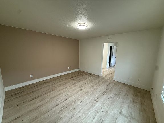 5th image of 2125 NE Klamath Ave #A